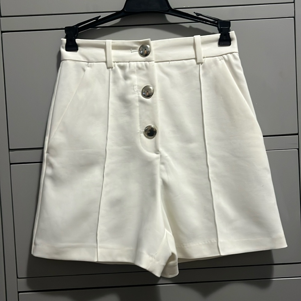 Zara White High Wasted Shorts